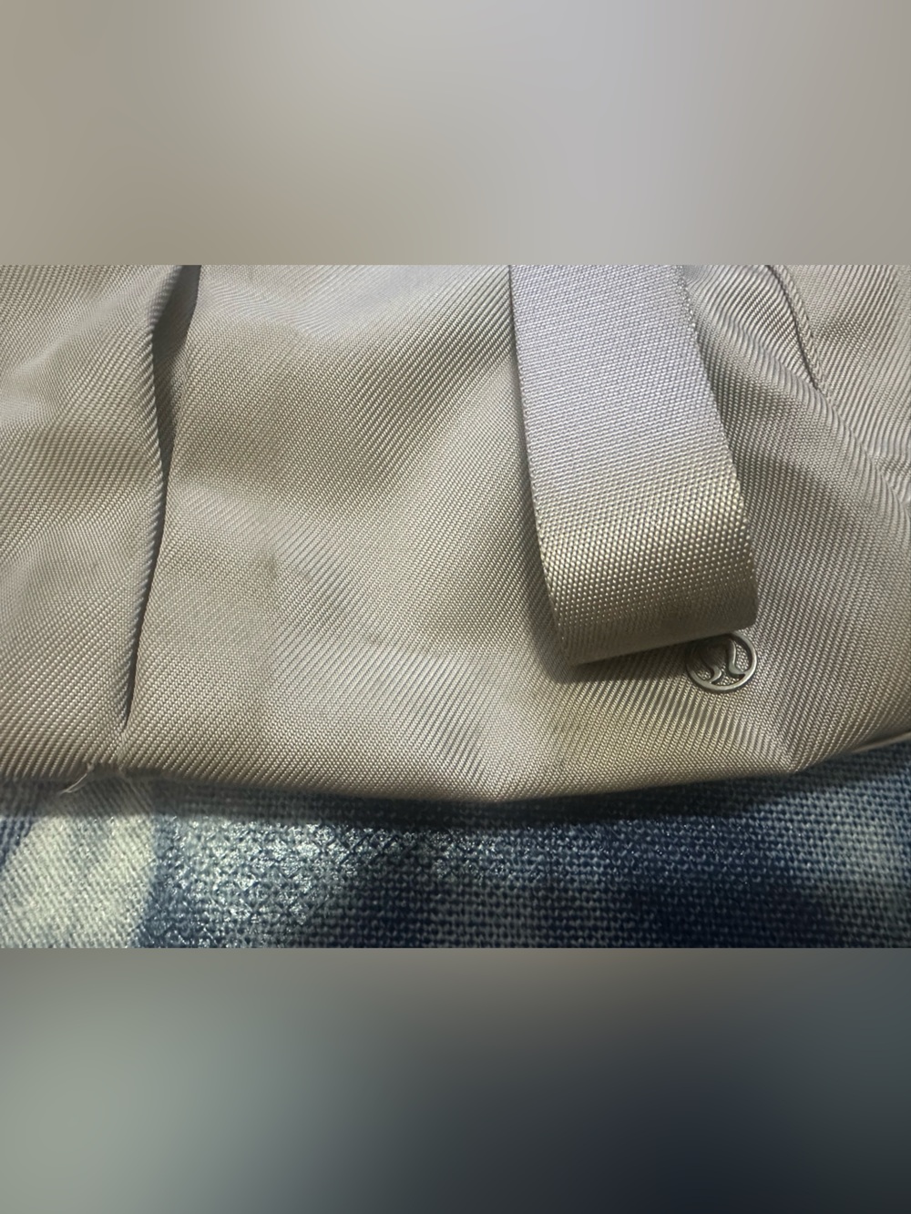 lululemon All Day Duffel *Heatproof Pocket 31L - Picture 7 of 9